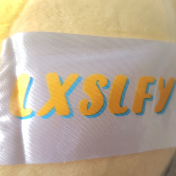 Adorable Banana Pillow - Picture 3 of 4